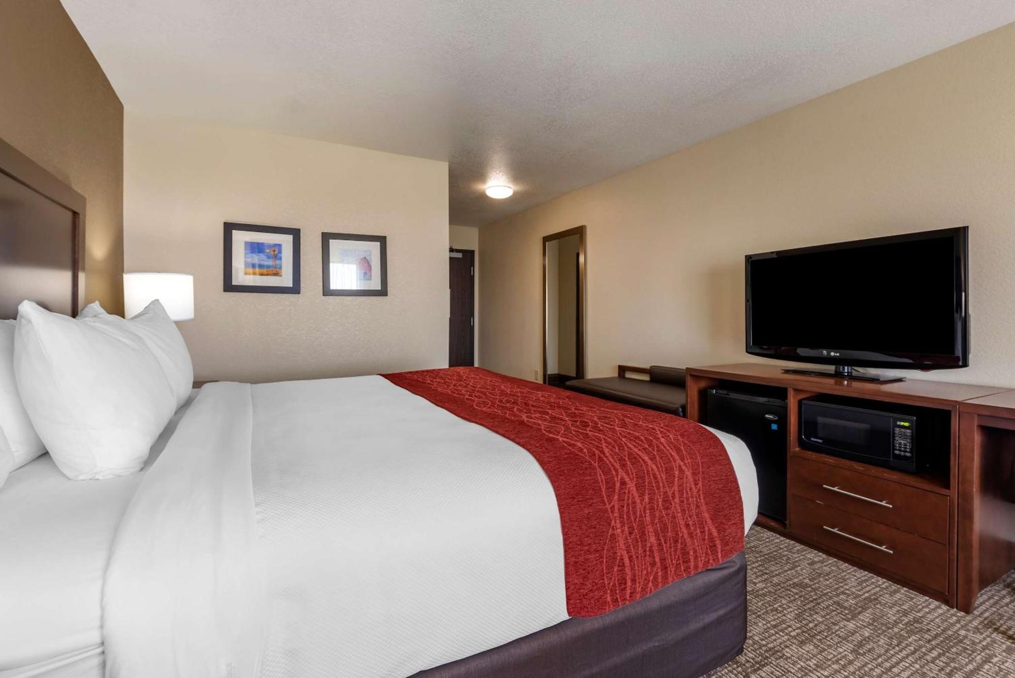 Comfort Inn & Suites Goodland Bagian luar foto