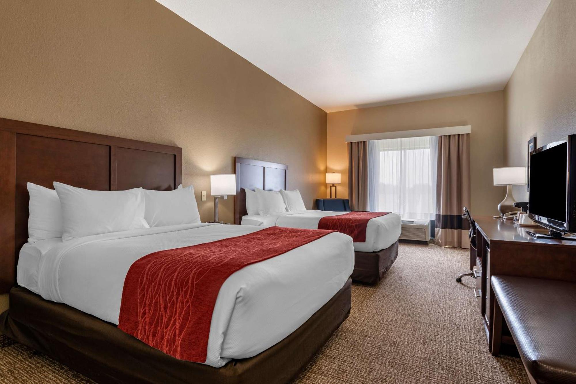 Comfort Inn & Suites Goodland Bagian luar foto
